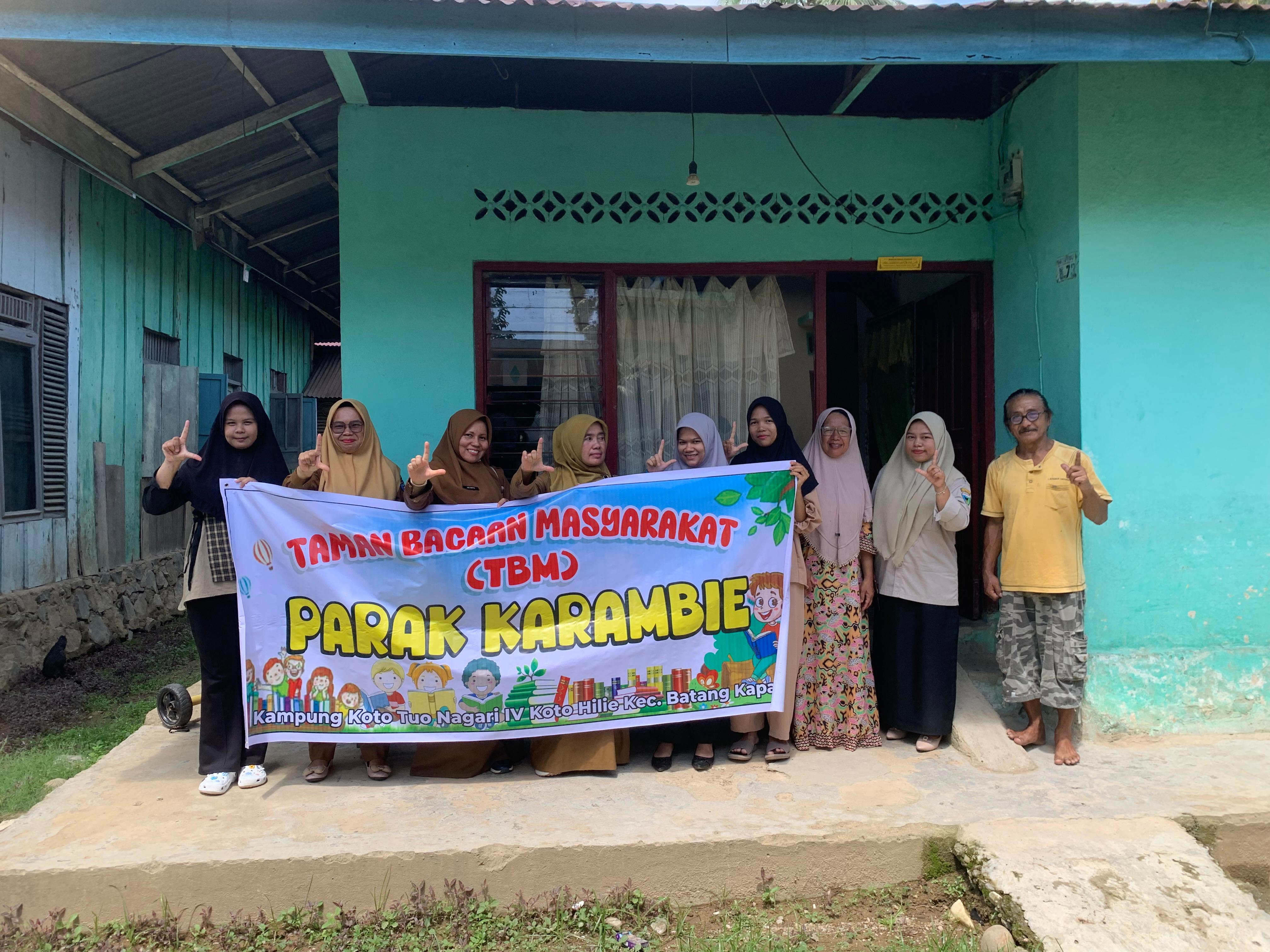 Pembinaan Taman Baca Masyarakat Parak Karambie oleh Dinas Perpustakaan dan Kearsipan