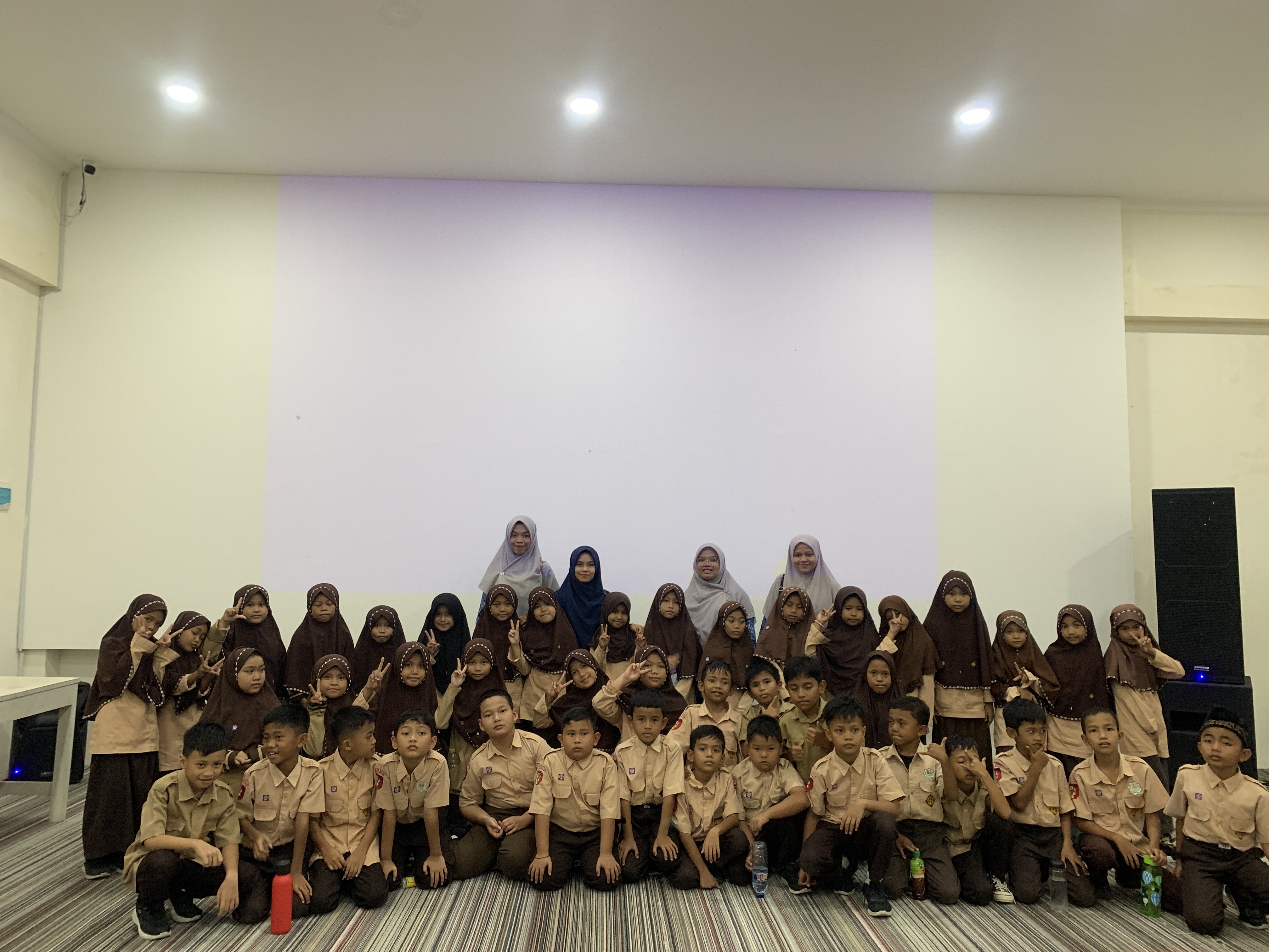 LAGI FIRAL SDIT IZZATUL QURAN Kecamatan Batang Kapas