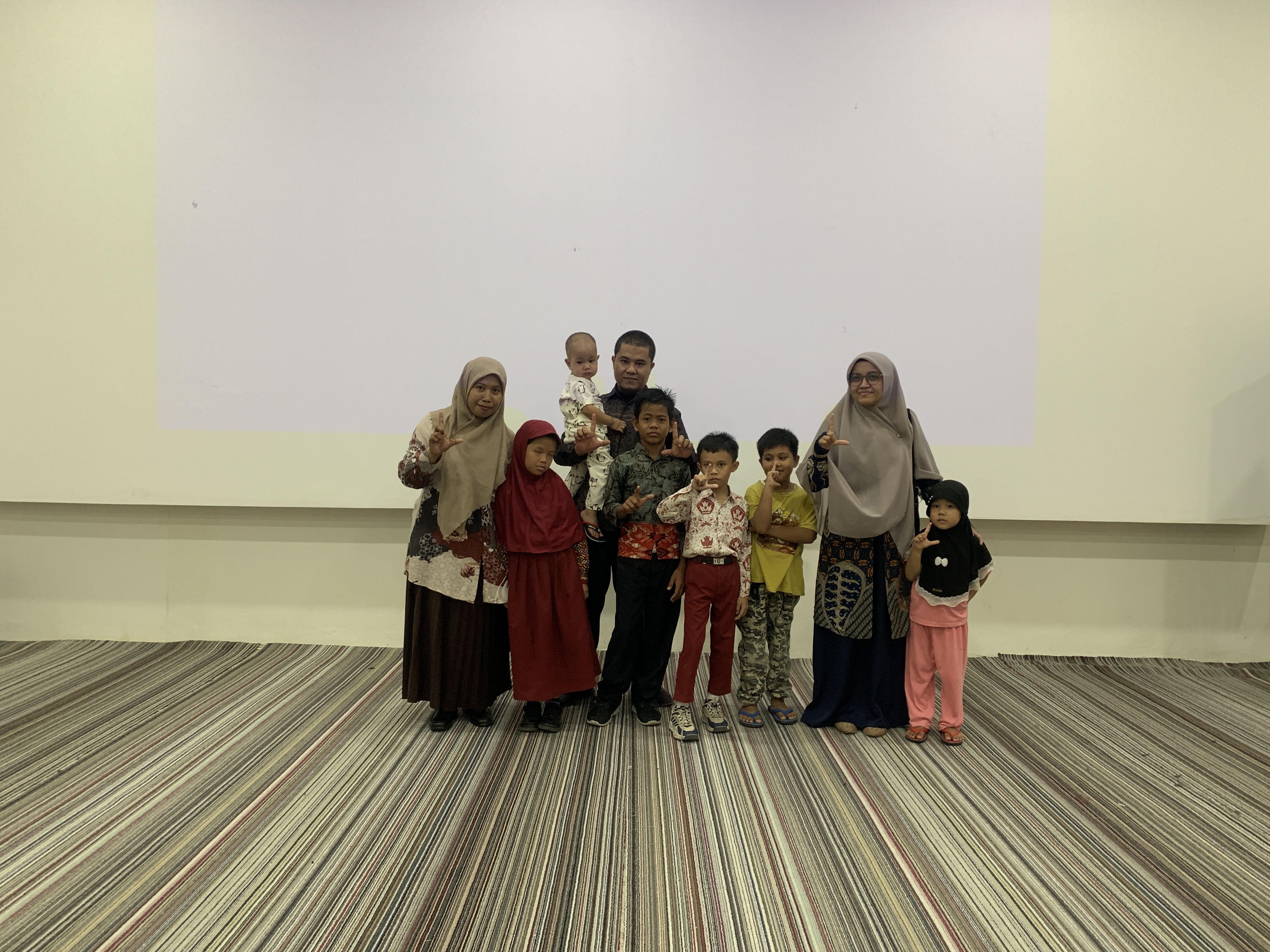 Antusias Siswa SLB Negeri 1 Painan Berkunjung ke Studio Mini