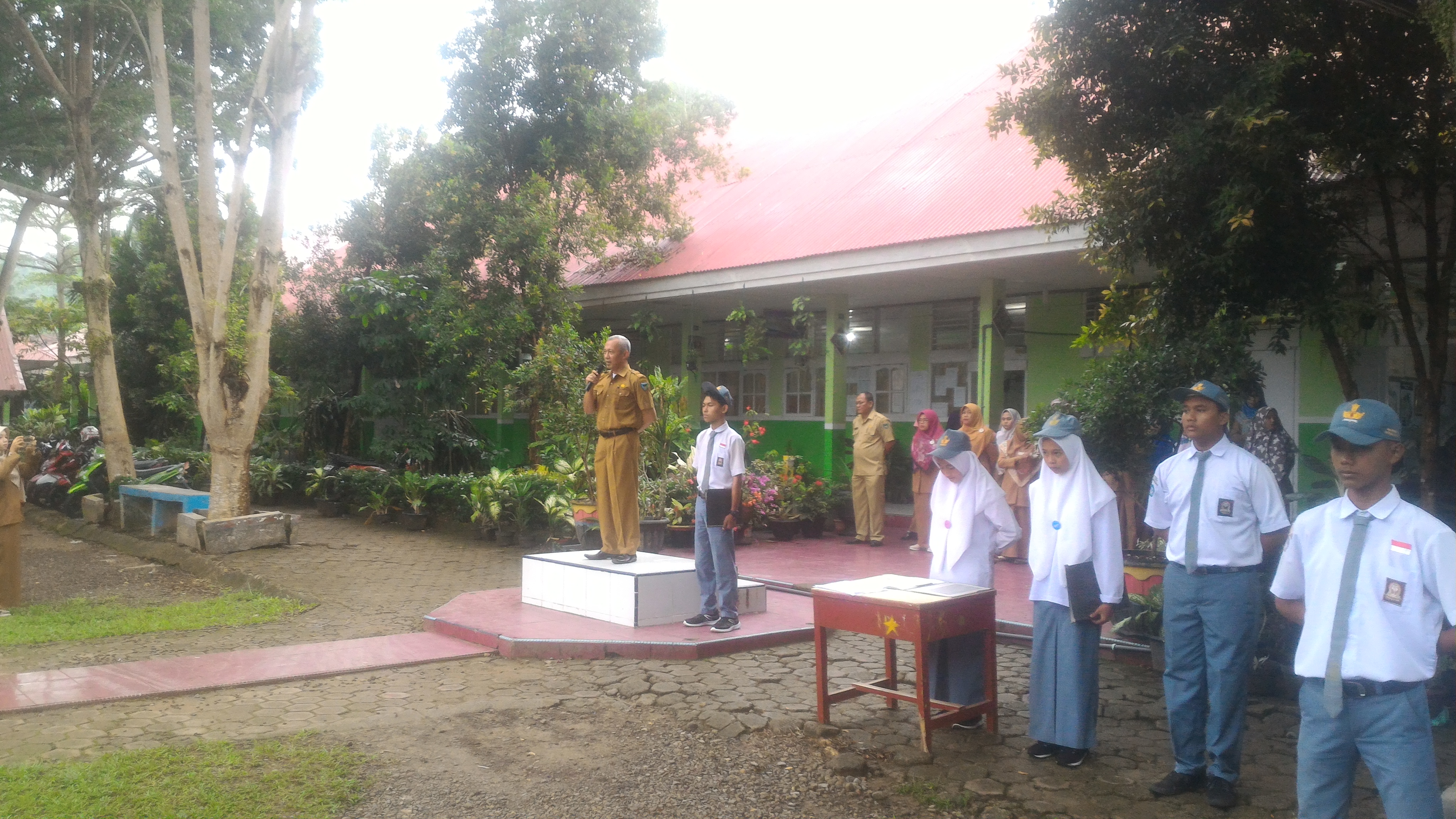 KEPALA DISKERPUS MENJADI PEMBINA UPACARA DI SMAN 1 BATANG KAPAS
