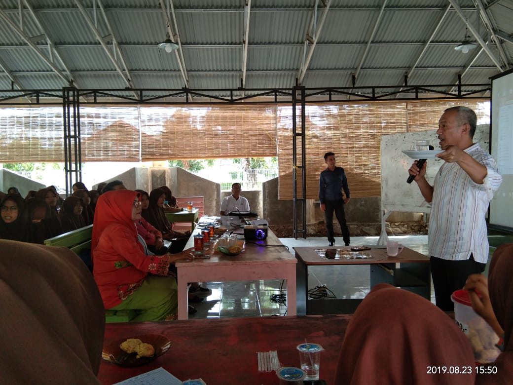 DISKERPUS GELAR KELAS MENULIS