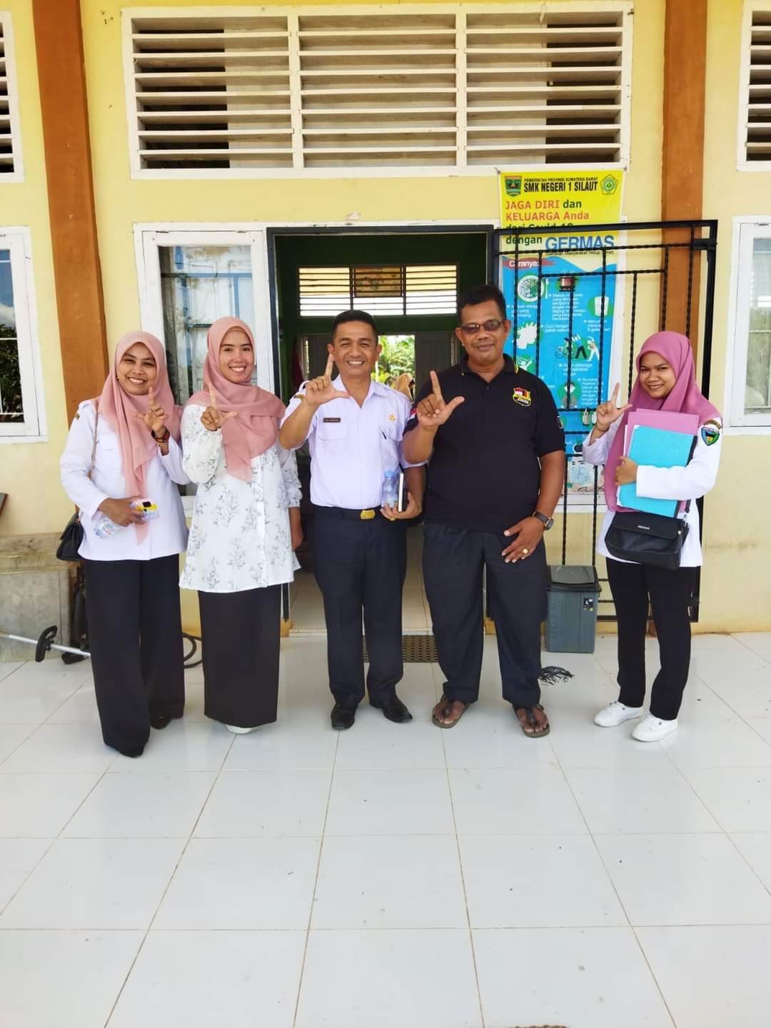 Pembinaan Perpustakaan Sekolah ke SMK Negeri 1 Silaut