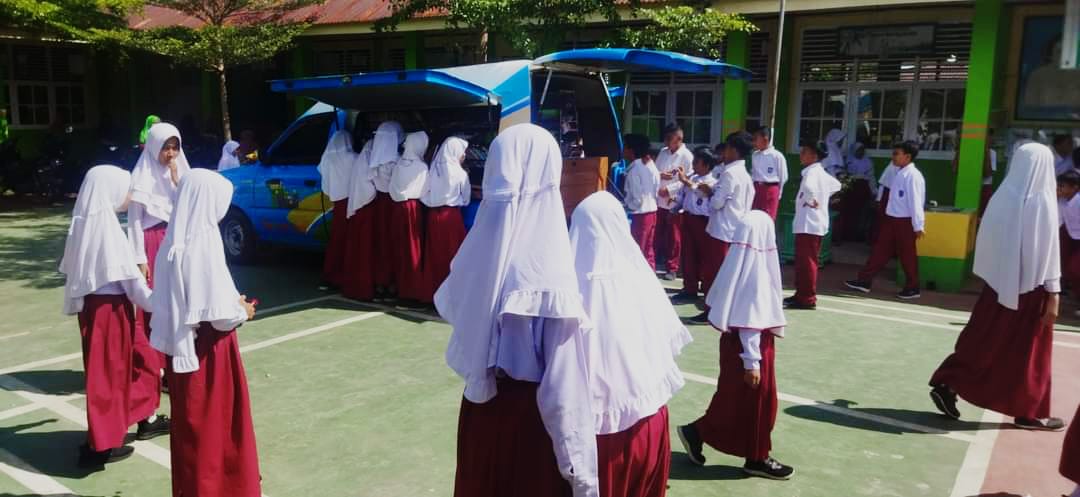 Perpustakaan Keliling ke MIN 5 Pesisir Selatan