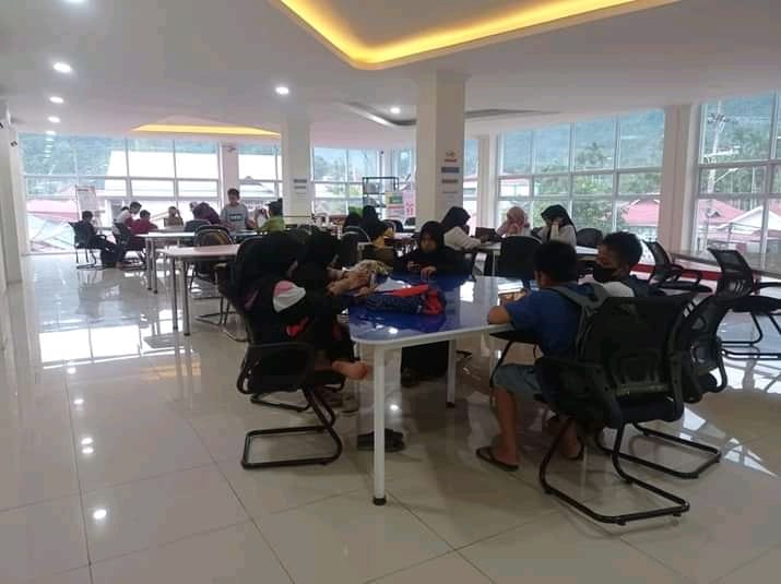 PENGUNJUNG SETIA PERPUSTAKAAAN DI BULAN SUCI RAMADHAN
