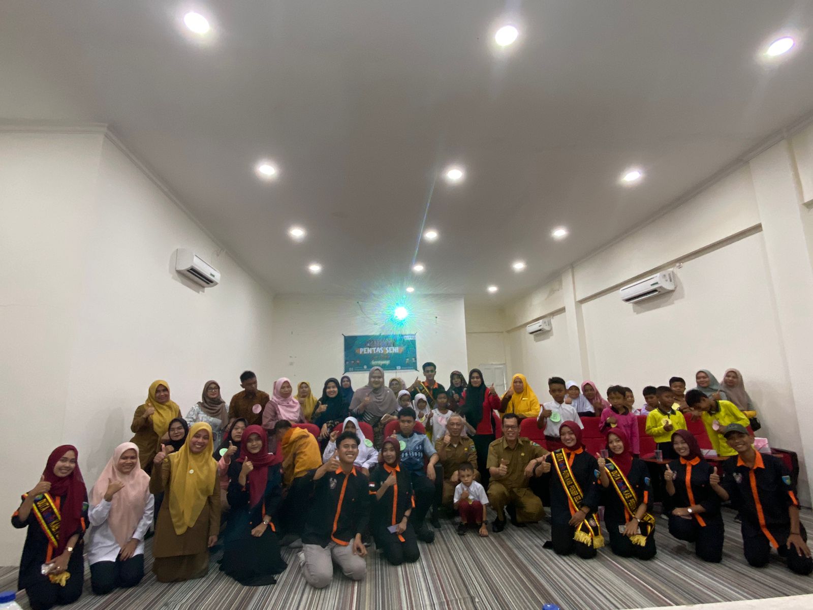 PENTAS SENI LUAR BIASA BAGI ANAK-ANAK KEBUTUHAN KHUSUS DI PERPUSTAKAAN UMUM DAERAH