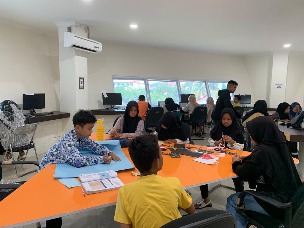 KUNJUNGAN PELAJAR KE PERPUSTAKAAN UMUM DAERAH