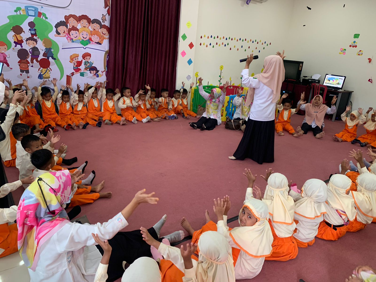 Kunjungan TK RA Darul Hasanah Pasarbaru Kecamatan Bayang ke Rumah Pintar Perintis Painan
