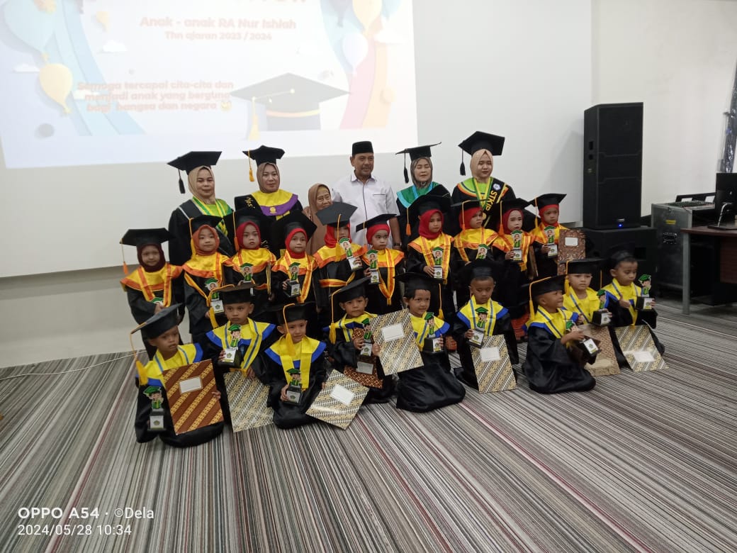 Wisuda iqra RA Nur Ishlah Pasar Baru Bayang