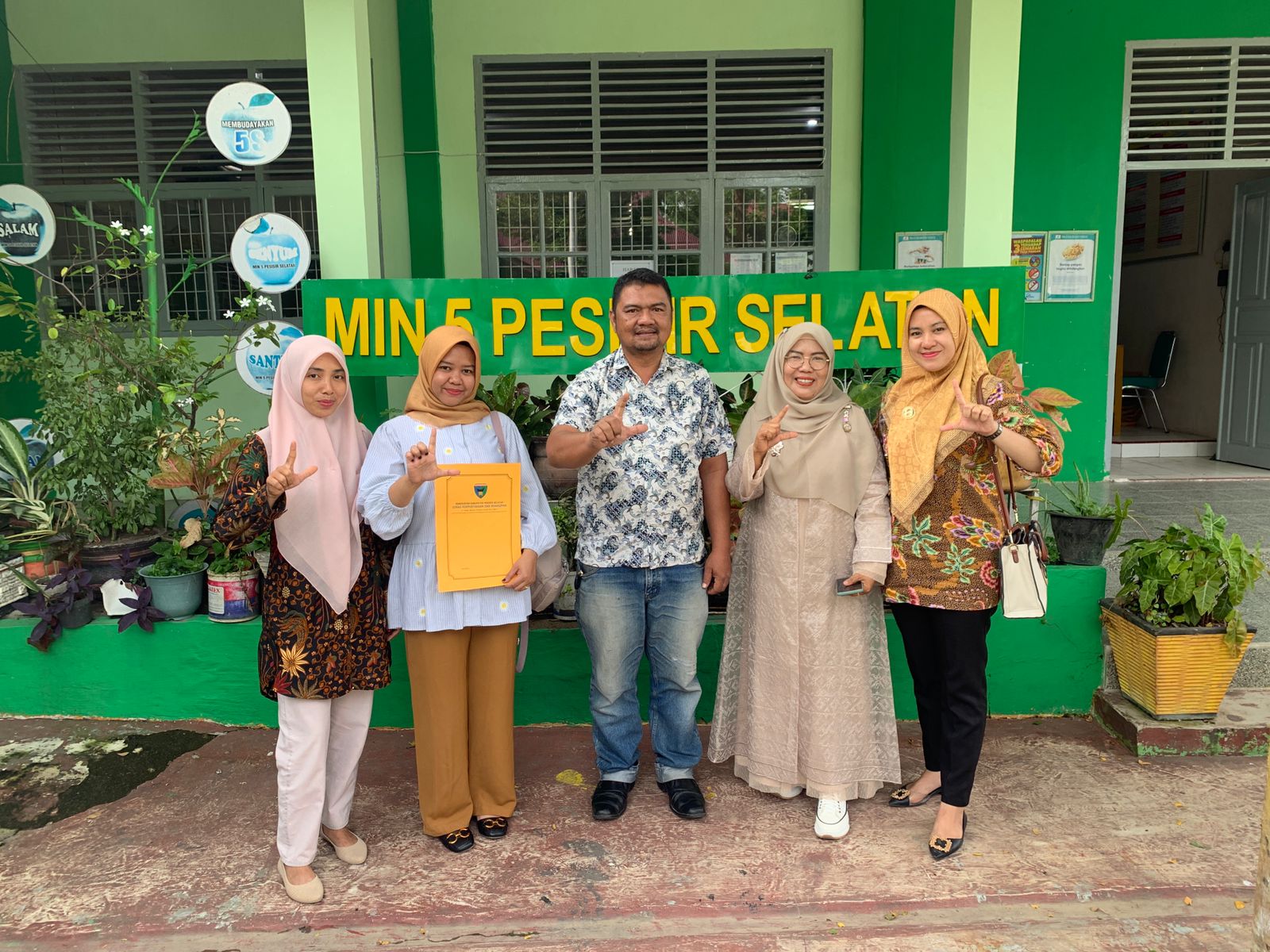 Monitoring dan Evaluasi Layanan Perpustakaan Keliling di MIN 5 Pessel Kecamatan Bayang