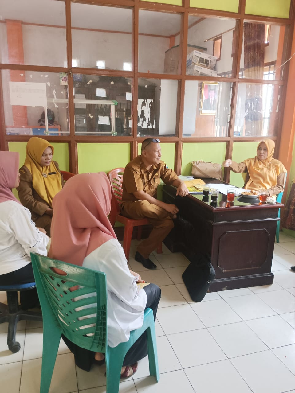 Pengawasan dan Penilaian Kearsipan Tahun 2024 di Kantor Camat IV Nagari Bayang Utara