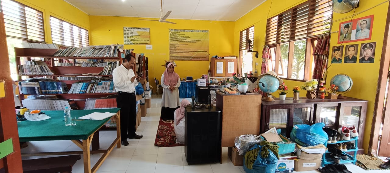 Monitoring dan Evaluasi Pelayanan Perpustakaan Keliling ke UPT SMPN 3 Koto XI Tarusan