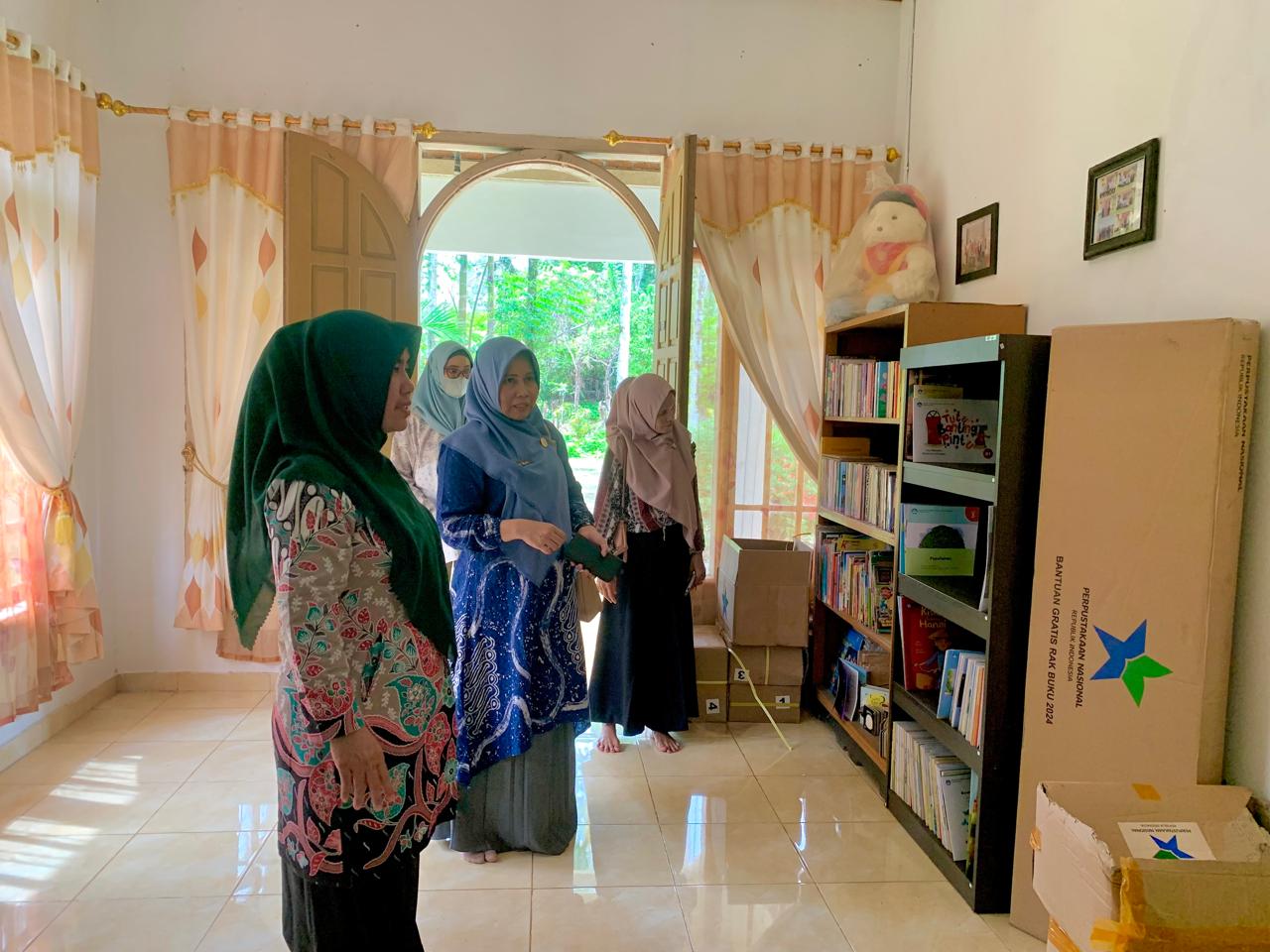 Monev penerima bantuan bahan bacaan bermutu tahun 2024 di TBM Cahaya Pengetahuan Nagari Pelangai