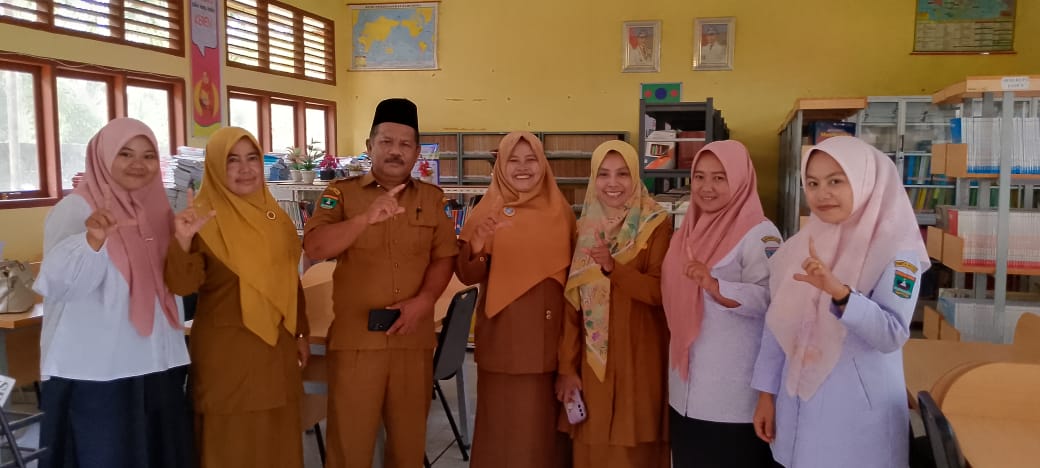 Pembinaan Perpustakaan di SMAN 1 Lunang