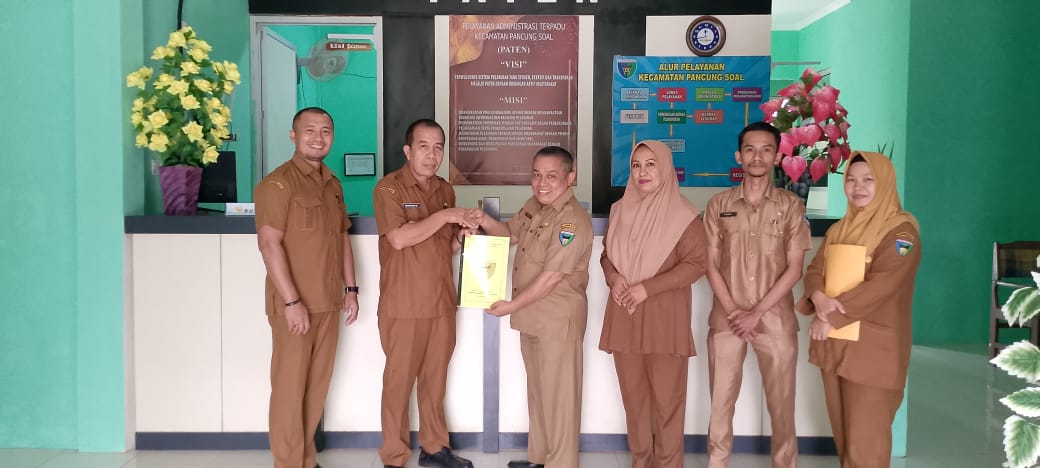 Pembinaan Tata Kelola Kearsipan ke Kantor Camat Pancung Soal