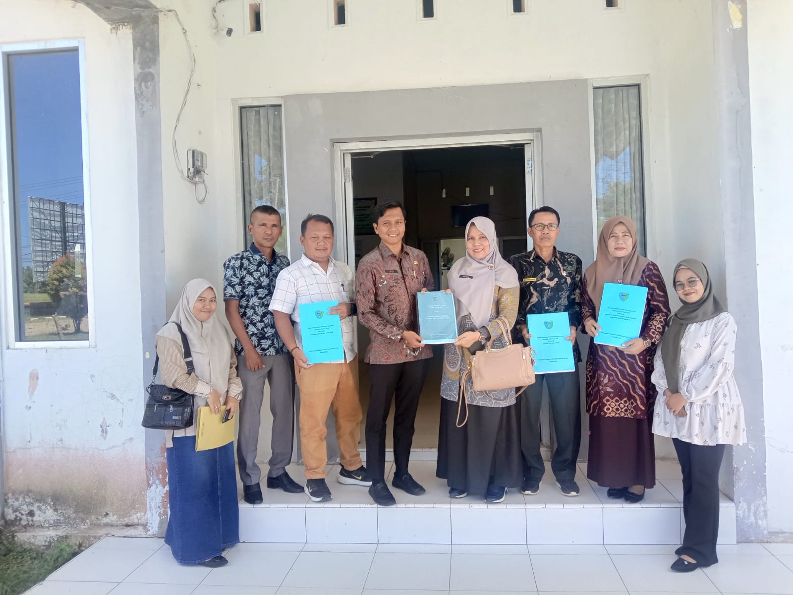 Pembinaan Tata Kelola Kearsipan ke Kantor Camat Batang Kapas