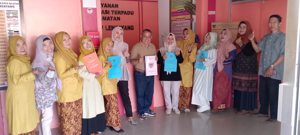 Pembinaan Tata Kelola Kearsipan ke Kantor Camat Lengayang
